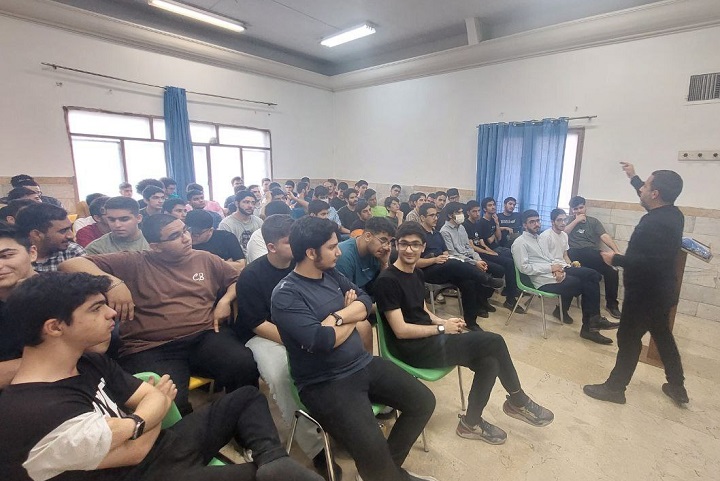 برگزاری آخرین جلسه مشاوره گروهی ویژه دوازدهمی‌ ها در واحد فاطمی